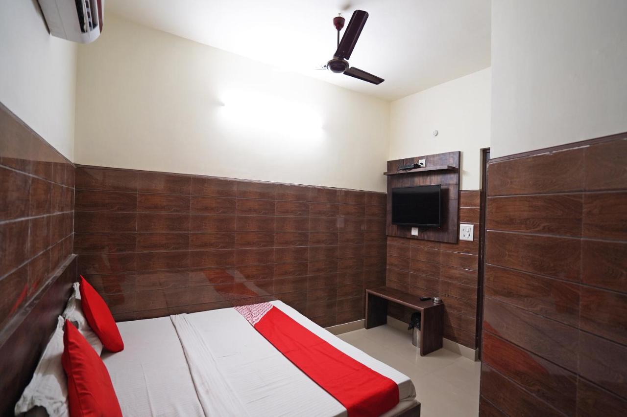 Hotel O Shri Sai Guest House 德里 外观 照片