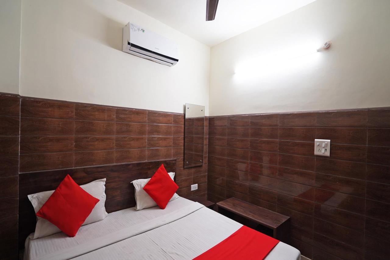 Hotel O Shri Sai Guest House 德里 外观 照片