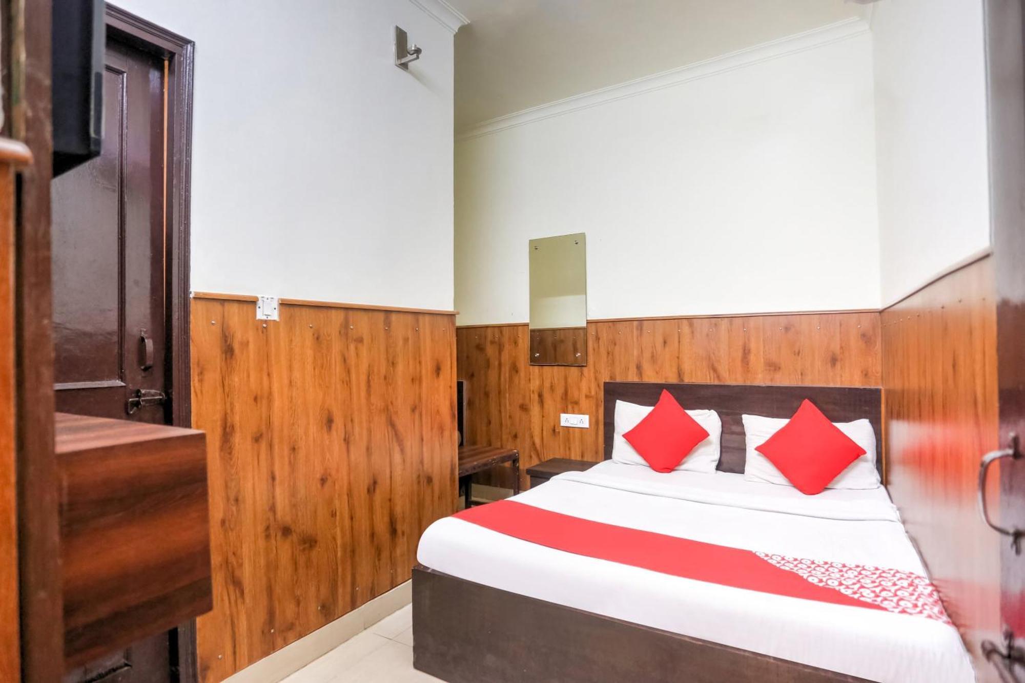 Hotel O Shri Sai Guest House 德里 外观 照片