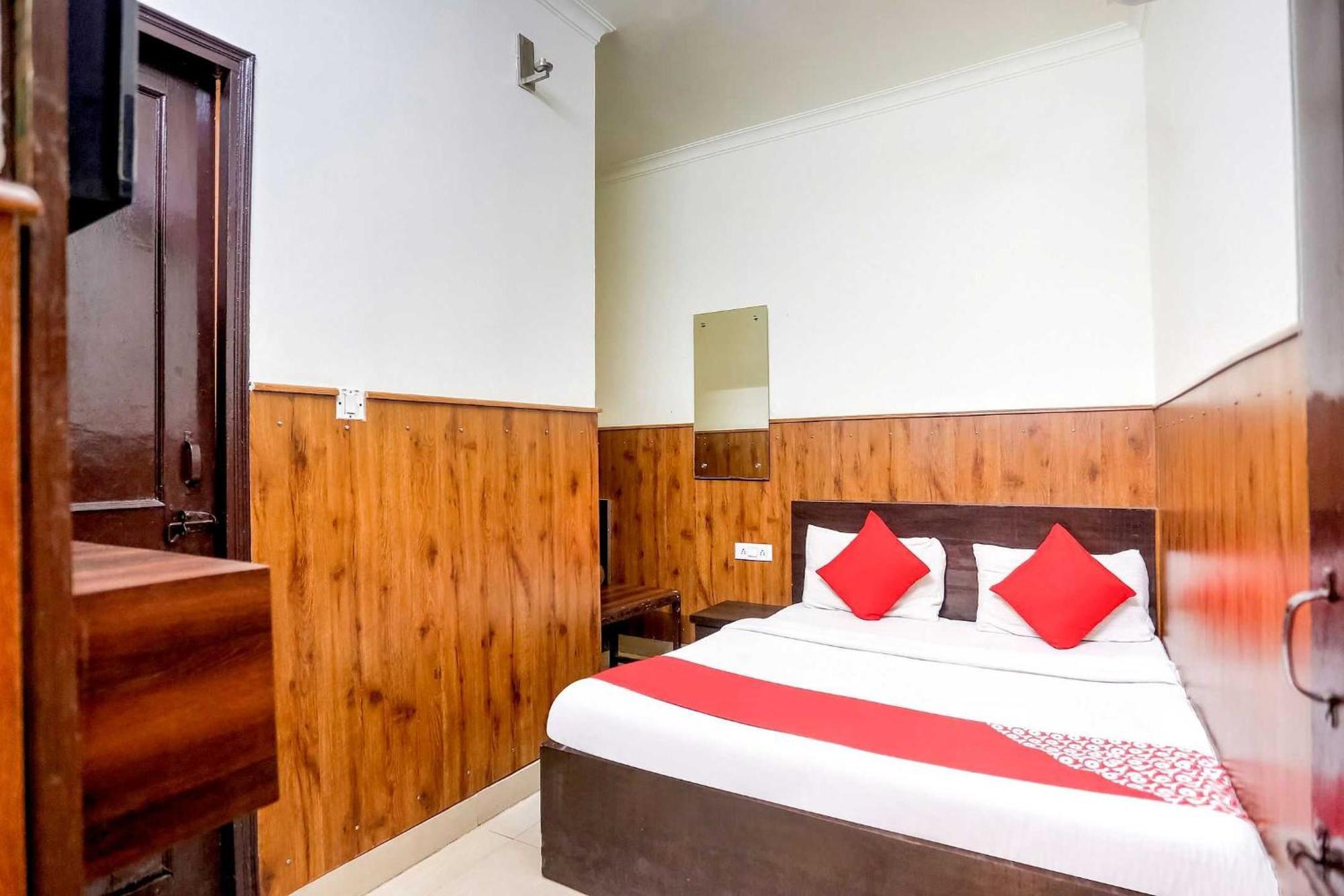 Hotel O Shri Sai Guest House 德里 外观 照片