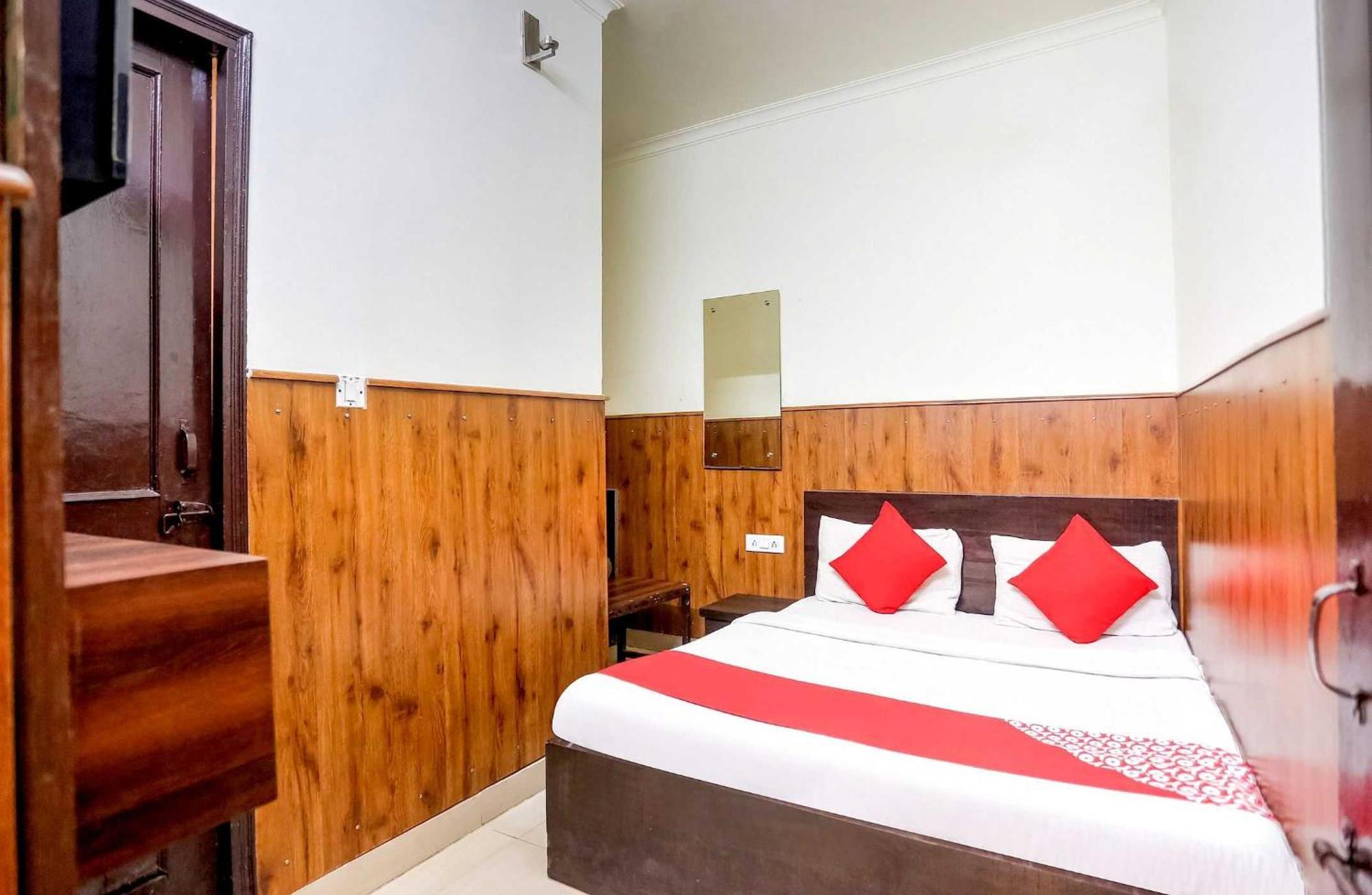 Hotel O Shri Sai Guest House 德里 外观 照片