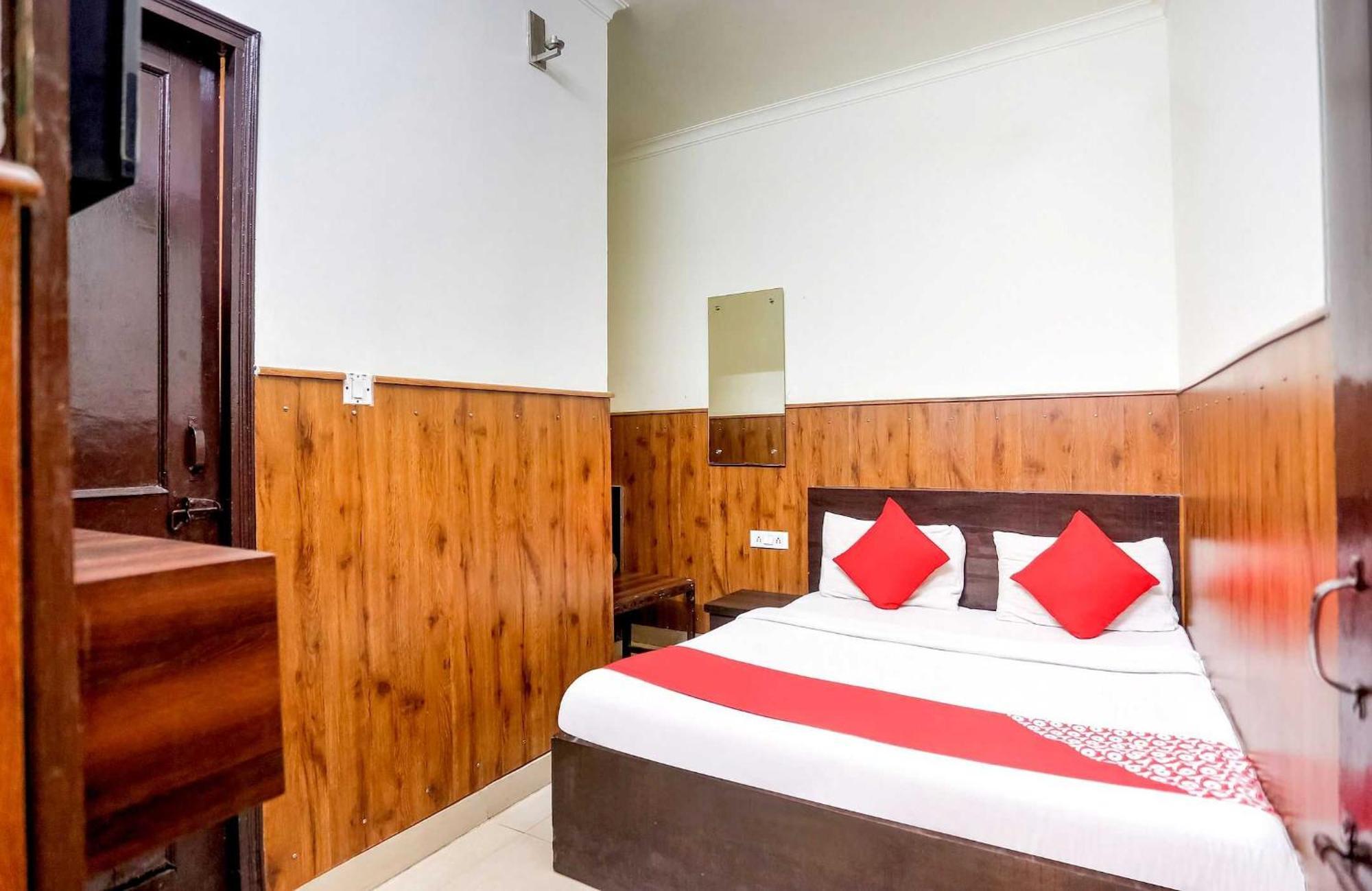 Hotel O Shri Sai Guest House 德里 外观 照片