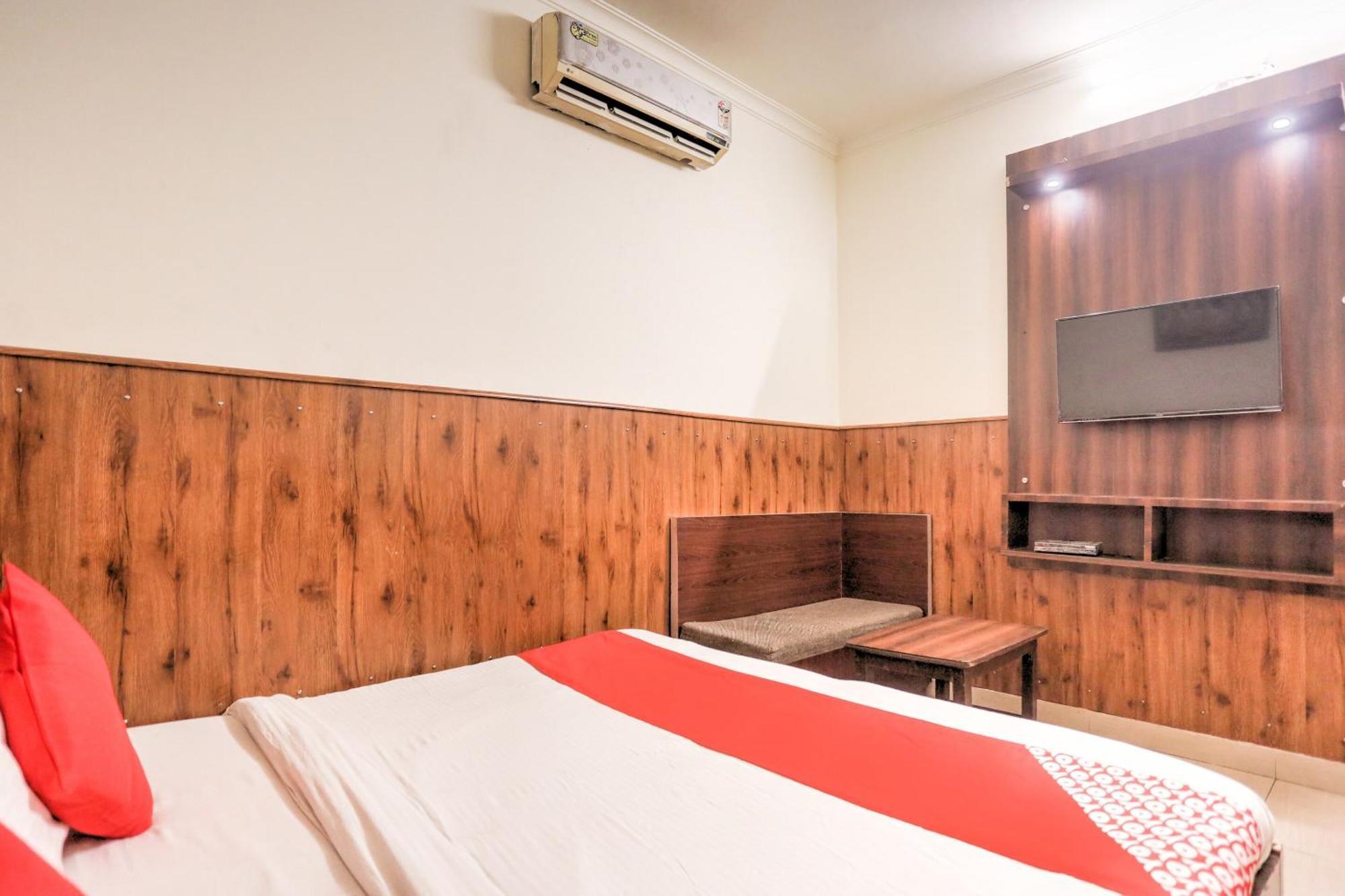 Hotel O Shri Sai Guest House 德里 外观 照片
