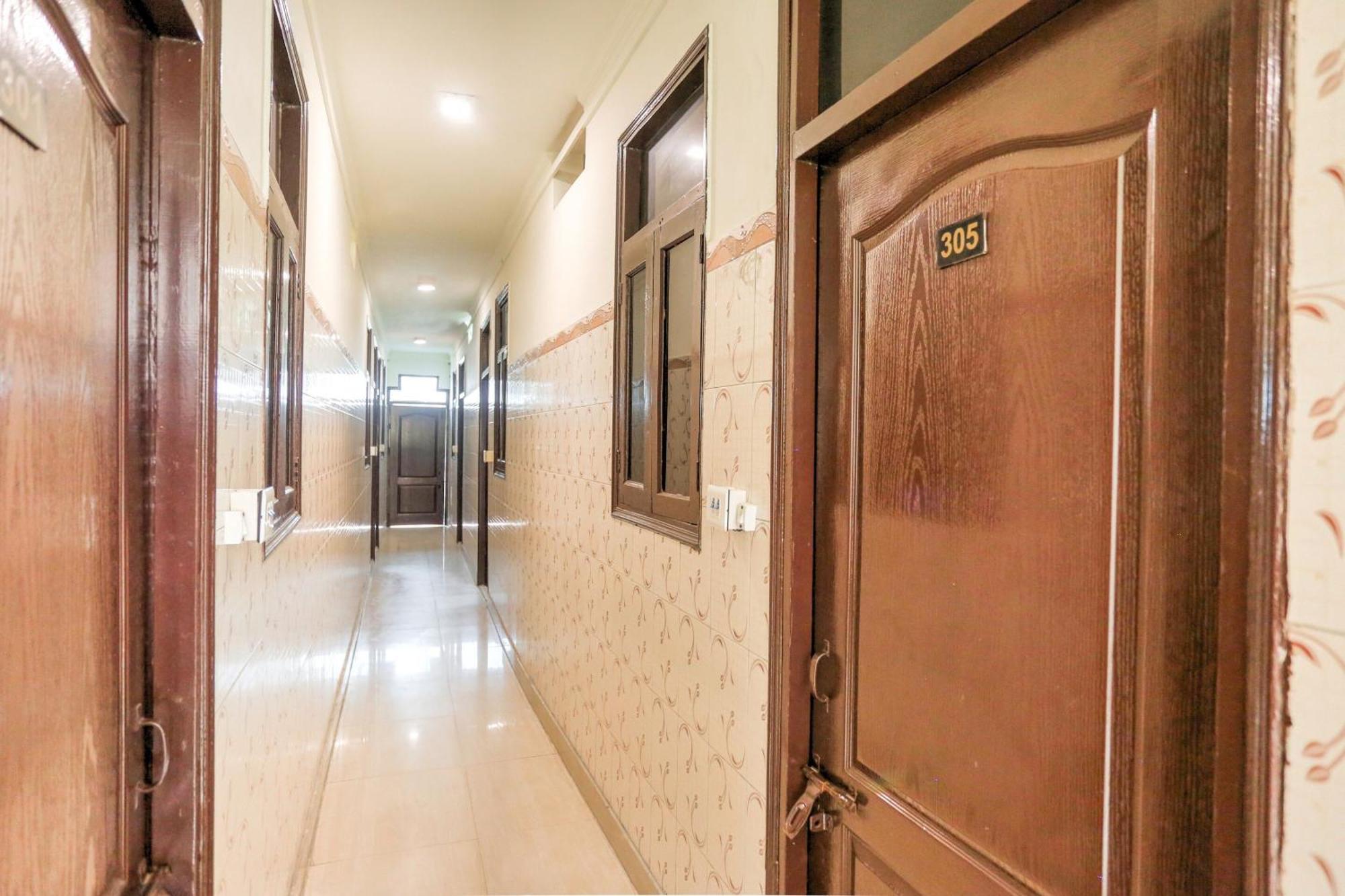 Hotel O Shri Sai Guest House 德里 外观 照片
