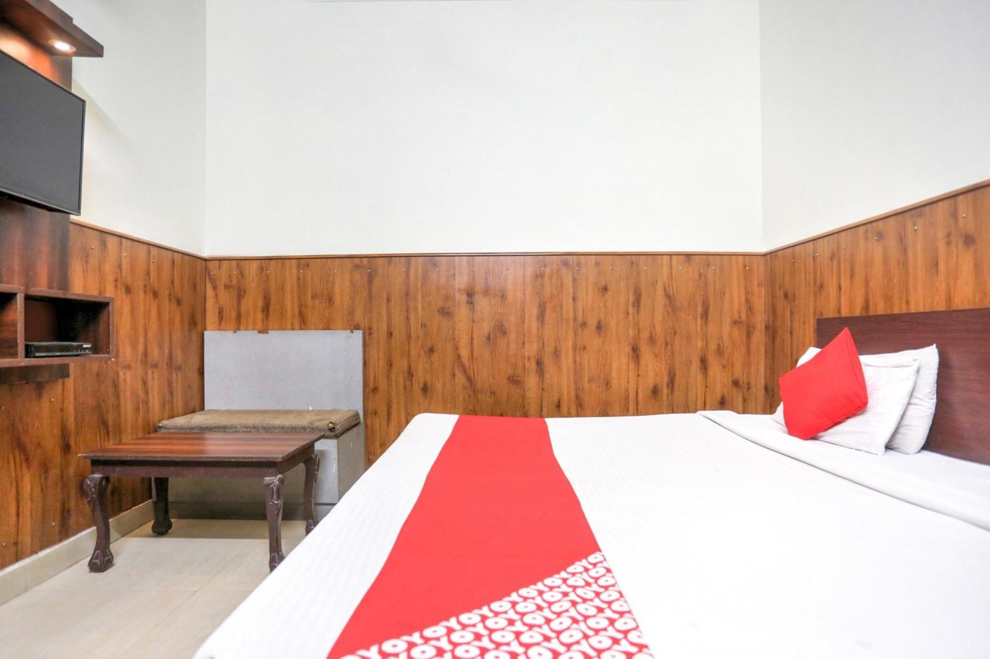 Hotel O Shri Sai Guest House 德里 外观 照片