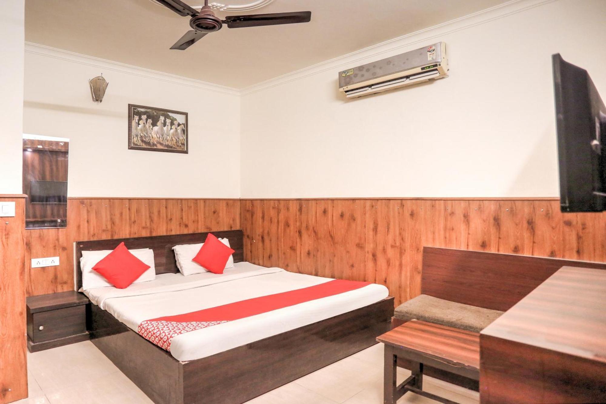 Hotel O Shri Sai Guest House 德里 外观 照片