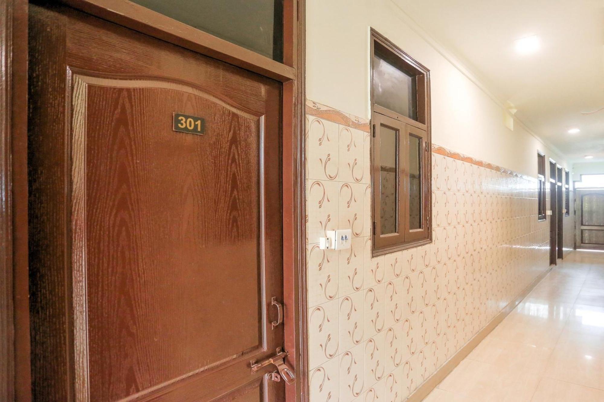 Hotel O Shri Sai Guest House 德里 外观 照片