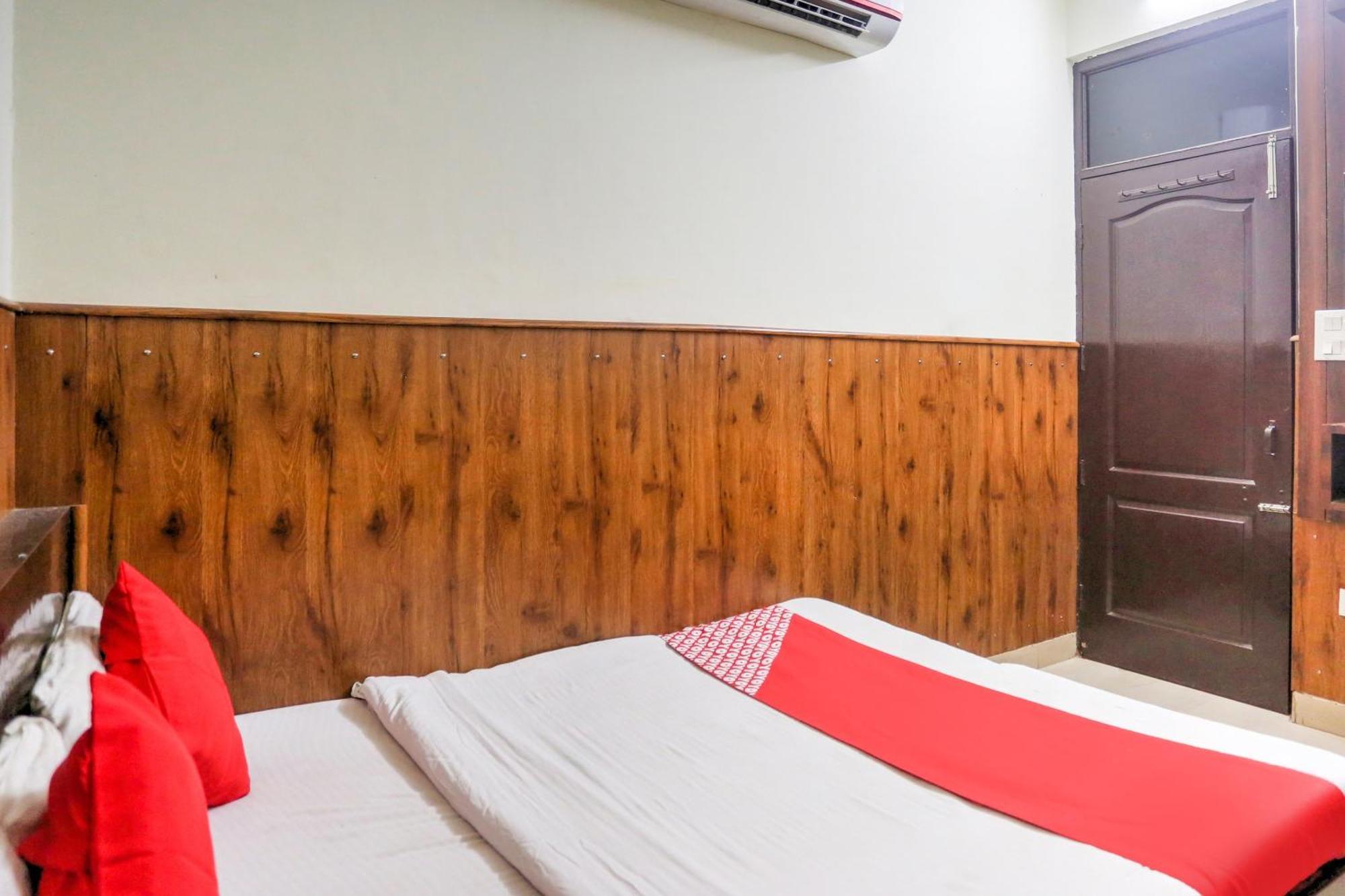 Hotel O Shri Sai Guest House 德里 外观 照片