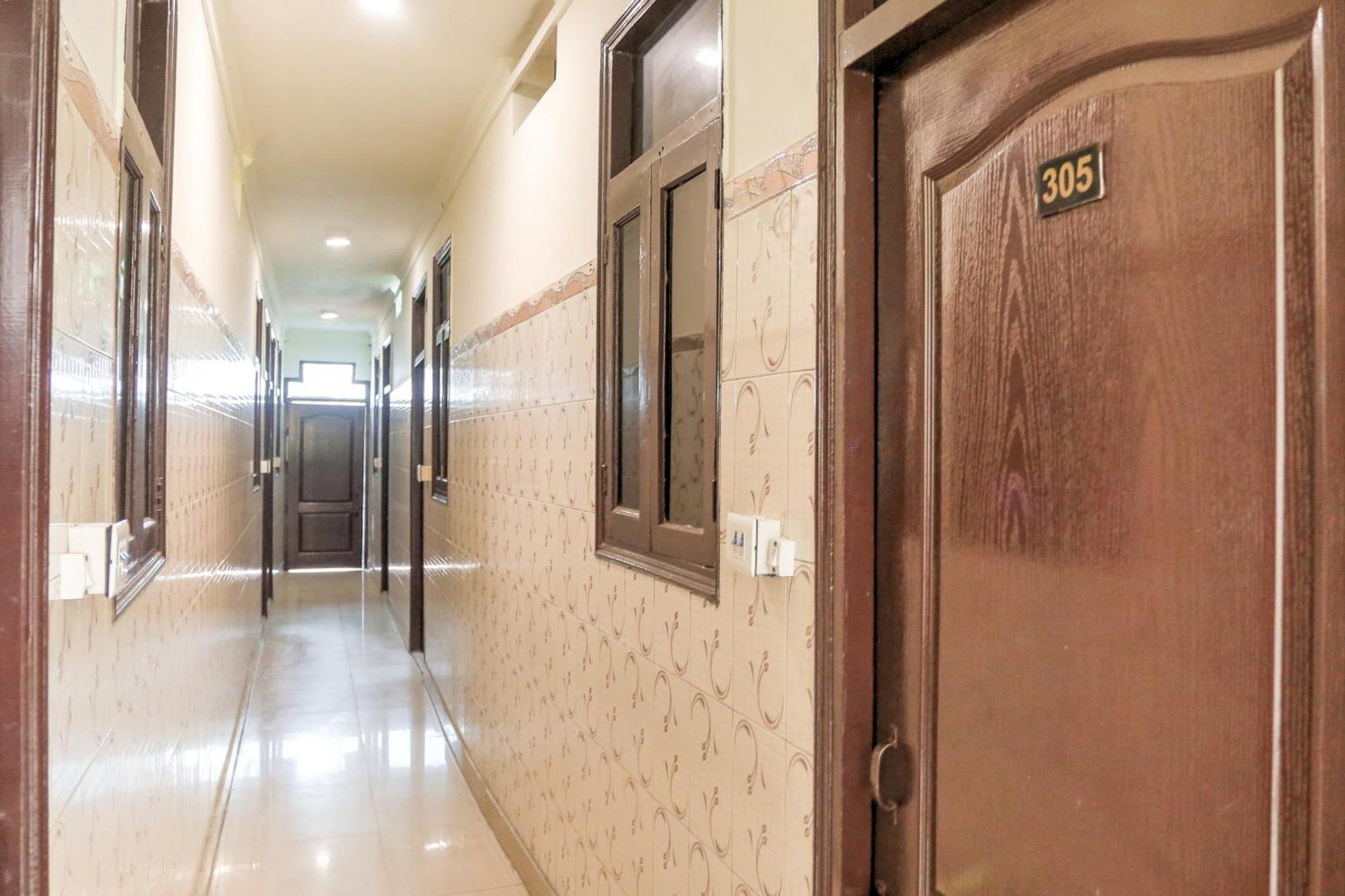 Hotel O Shri Sai Guest House 德里 外观 照片