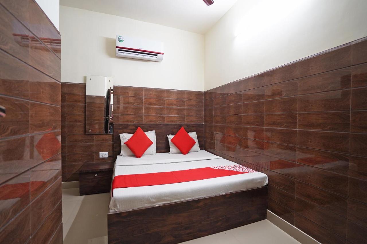 Hotel O Shri Sai Guest House 德里 外观 照片