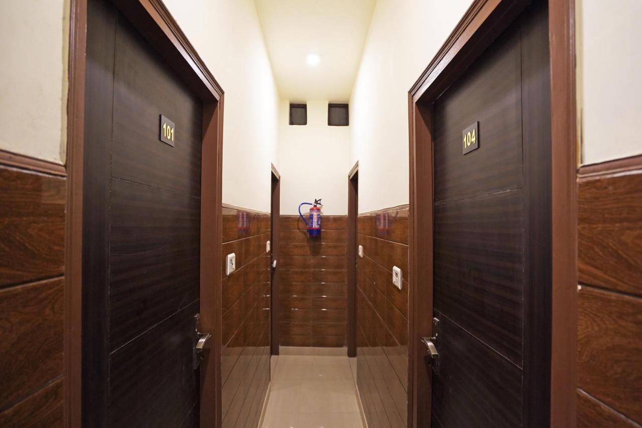 Hotel O Shri Sai Guest House 德里 外观 照片