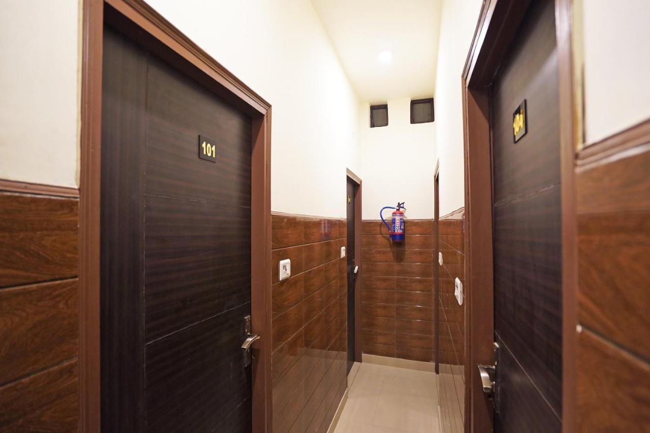 Hotel O Shri Sai Guest House 德里 外观 照片